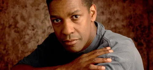 Denzel Washington, premier James Bond noir ?