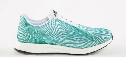 Adidas conçoit la première basket en déchets plastiques marins !