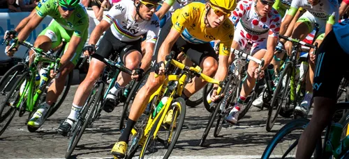 Tour de France : L'incroyable chute collective !