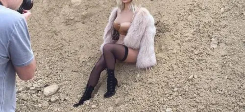 Voici la suite du shooting de Kim Kardashian dans le Val d'Oise !...