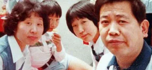 L'invention de la perche à selfie date de 1983