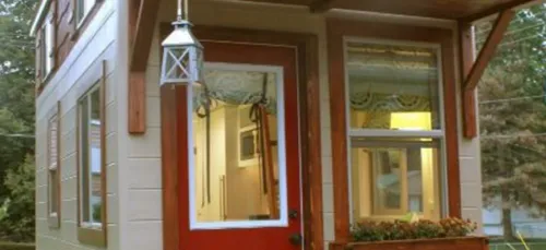 Cette toute petite maison mobile cache un intérieur surprenant !...