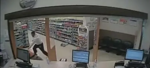 Un braquage pour dévaliser une pharmacie  finit par le braqueur par...