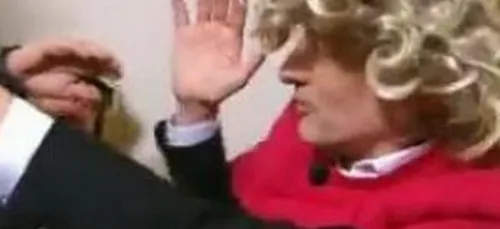 Dérapage : Joey Starr frappe Gilles Verdez en direct sur D8 -TPMP...