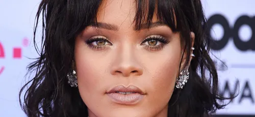 Rihanna : Elle se regarde en train de faire l’amour, voici sa...