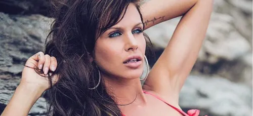 Adixia : sa petite sœur est une vraie bombe ! (Photos)