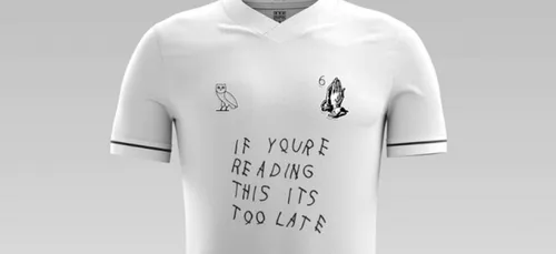 Des graphistes ont mis au point des maillots de foot fortement...