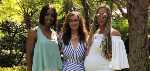 Beyoncé : Enceinte de jumeaux, elle publie une très belle photo !