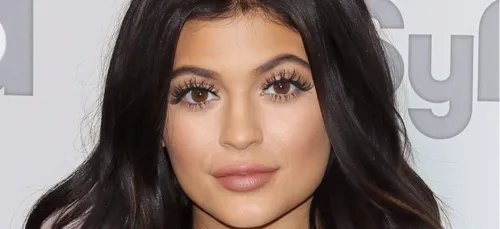 Kylie Jenner officialise enfin sa relation avec Travis Scott !