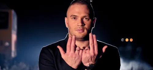JUL: découvrez son dernier clip pour "Je ne me vois pas briller",...