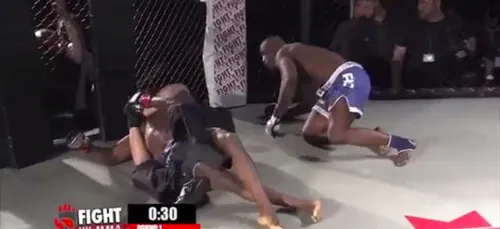 MMA: un arbitre finit par se battre avec un boxeur ! (Vidéo)