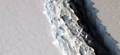 C'est fait: le plus gros iceberg au monde vient de se détacher de...