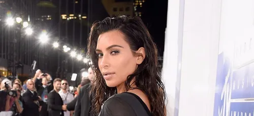 Pour avoir les fesses de Kim K. une fan se fait injecter 2L de...