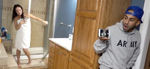 Airbnb: deux jeunes femmes filmées sous la douche par le...