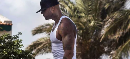 Booba dénonce le racisme envers les noirs et les arabes en France !