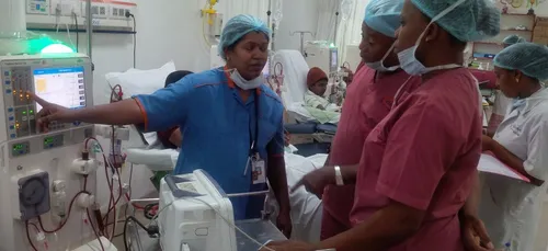 Inde : des médecins retirent un bébé mort depuis 15 ans du ventre...