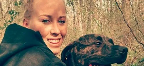 Une américaine se fait dévorer par ses deux pitbulls.
