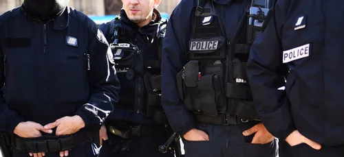 Pris à partie par une trentaine d'individus, un homme décède en...
