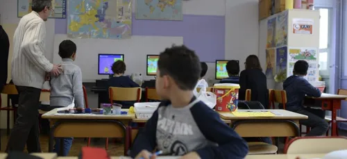 A la rentrée 2018, les téléphones portables seront interdits en...