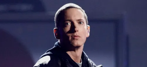 Eminem tease sa réponse au récent clash de MGK (et ça pique) !
