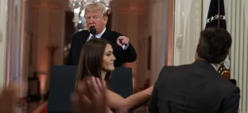 Suite à un clash, Trump enlève l'accréditation d'un journaliste !...