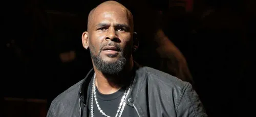 R.Kelly se fait masturber sur scène ! (Vidéo)