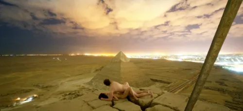 Egypte : la photo d'un homme et d'une femme ayant des relations...