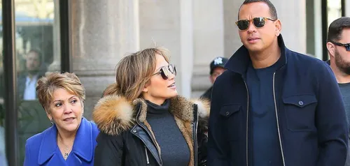 Jennifer Lopez : sa mère reçoit un coup à la tête d'un groupe fans...