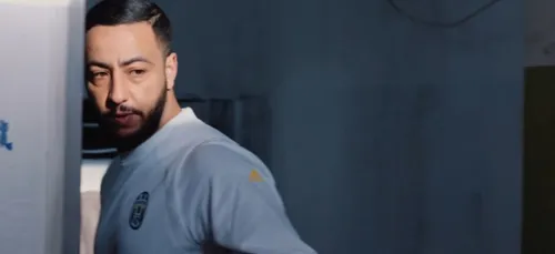 Lacrim : il dévoile la tracklist complètement dingue de son...