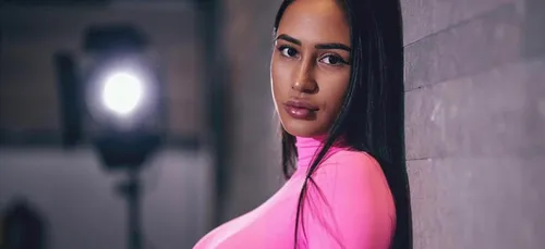 Astrid Nelsia dévoile le visage de son nouvel amoureux  (Vidéo)