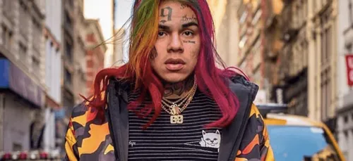 6ix9ine : il inspire de nombreux déguisements d'Halloween ! (Photos)