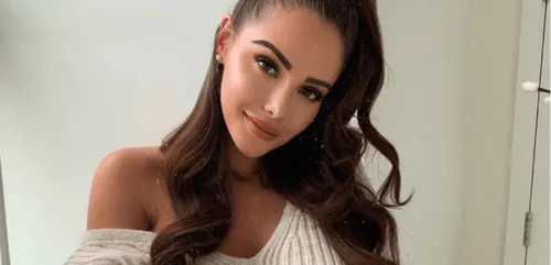 Nabilla : son salaire mensuel dévoilé par Cyril Hanouna !
