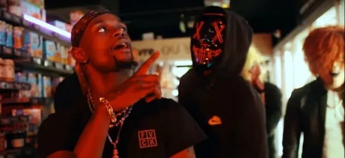 Le rappeur Cinco victime d'un terrible accident de voiture, sa...