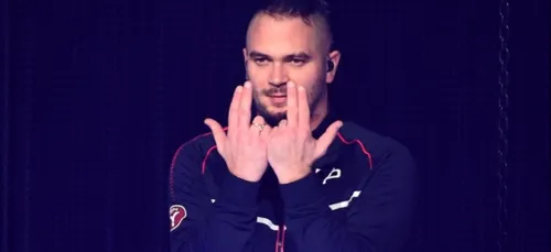 Jul : il devient le second rappeur à dépasser les 3 millions de...