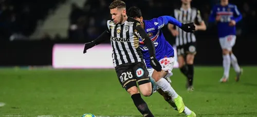 Un footballeur algérien arrêté après avoir été surpris en train de...