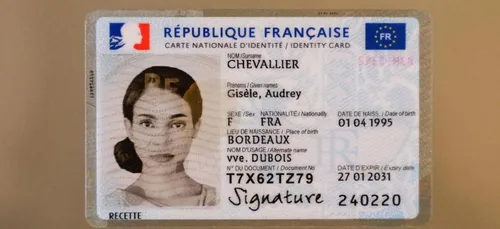 À quoi ressemble la nouvelle carte d'identité numérique ?