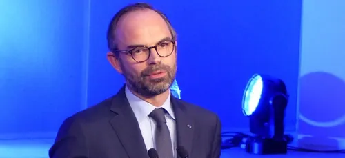 Légion d’honneur : Edouard Philippe décoré par Emmanuel Macron