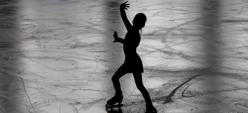 Abus sexuels dans le patinage : mise en examen de l'ex-entraîneur...