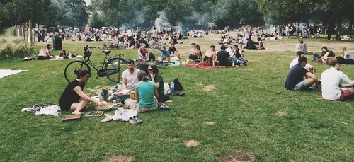 COVID : les groupes de plus de 6 personnes interdits partout en France