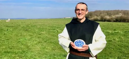 COVID : une abbaye forcée de vendre tout son fromage en ligne d'ici...