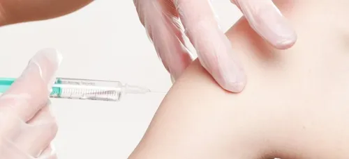 COVID : la vaccination pour tous avancée au 31 mai