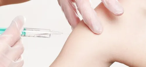 Vaccination : tous les + de 18 ans peuvent prendre rendez-vous