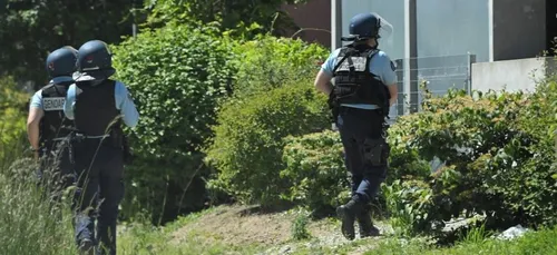 Mort de l'homme qui a poignardé une policière municipale près de...