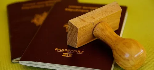 Tourisme : le "pass sanitaire" européen en vigueur aujourd’hui,...