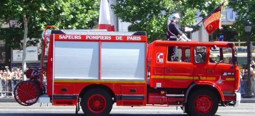 Les Pompiers de Paris recrutent sur les réseaux sociaux !