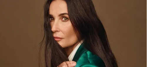 Demi Moore : son visage méconnaissable au défilé Fendi affole les...