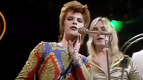 Le texte manuscrit de "Starman" de David Bowie vendu plus de 200...