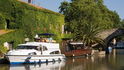 Le tourisme fluvial reprend sur le Canal du Midi