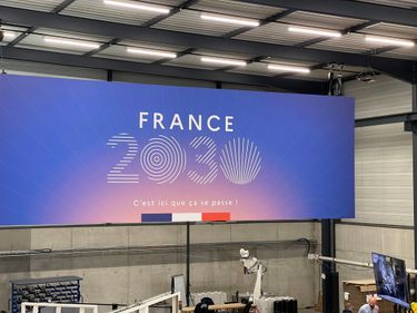 Emmanuel Macron à Saint-Etienne : 800 millions d’euros pour la...