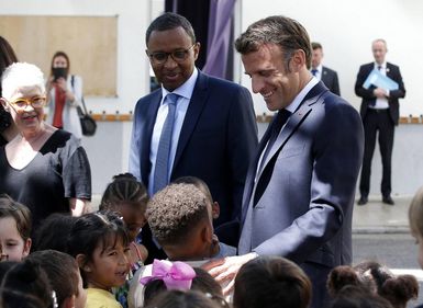 Emmanuel Macron souhaite généraliser "l'école du futur" dans les...